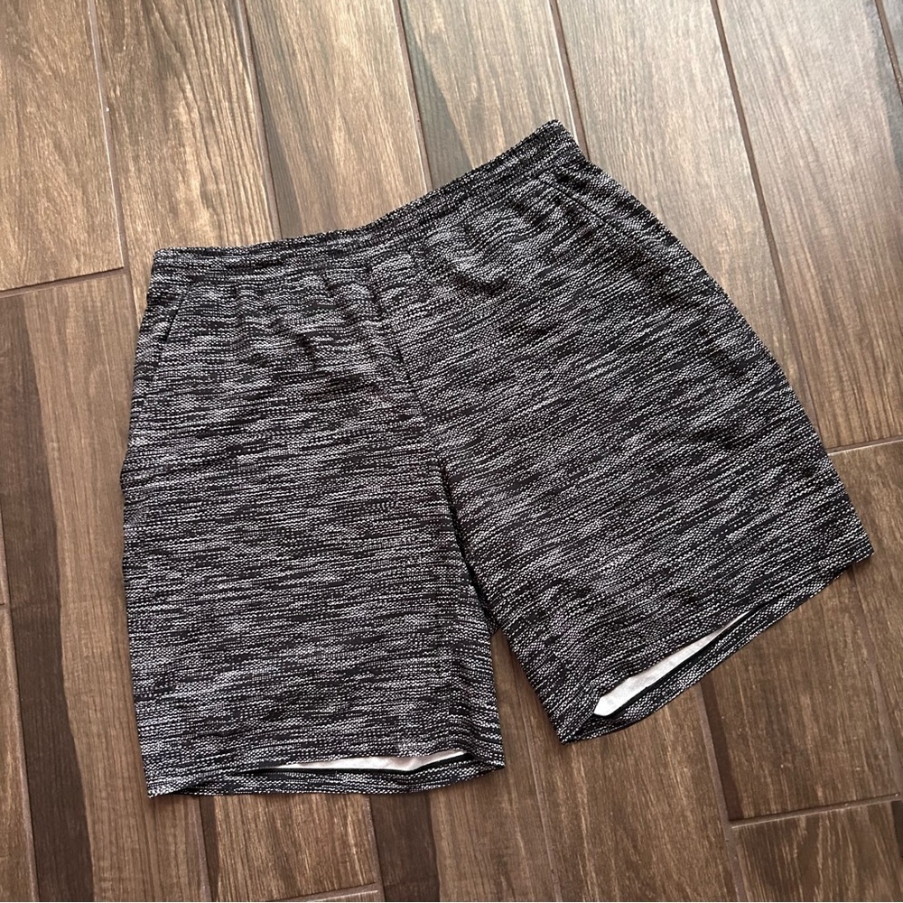 Lululemon Mens Pace Breaker Linerless 7” Shorts All Court Texture White Black XL - Picture 2 of 7